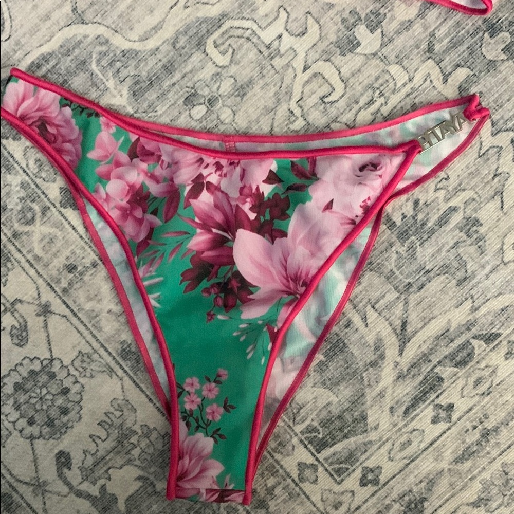Pitaya wild Valencia Pink Floral swim Set‎ size XS - Picture 5 of 9